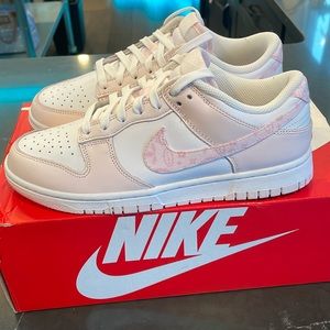 Nike Dunk Low Paisley Pink